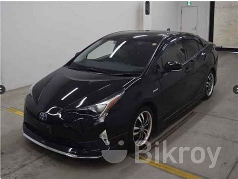 Toyota Prius SUNROOF HYBRID READY 2018 for Sale in Baridhara | Bikroy