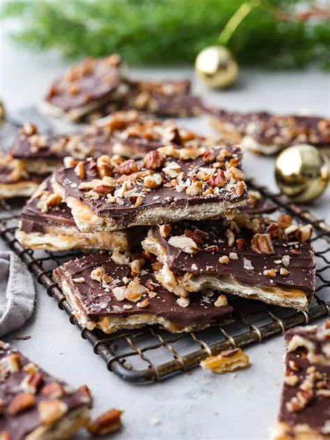 Christmas Crack (Saltine Cracker Toffee) | The Recipe Critic