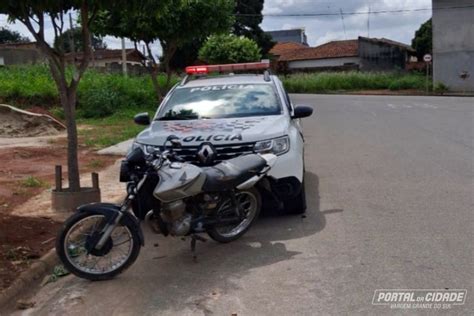 Moto Furtada Em Grama Recuperada Pela Pm Em Vargem Grande Do Sul