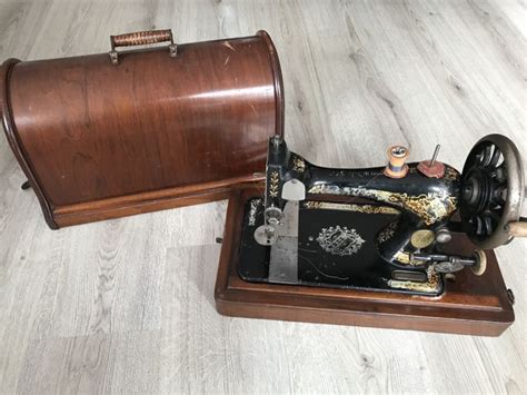 Singer Sewing Machine With Dust Cover Catawiki