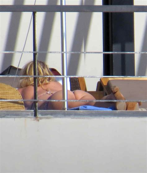 Naked Jessica Simpson Added By