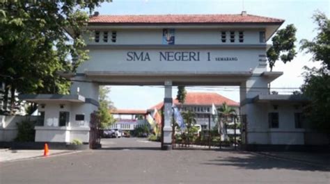 Menjadi Sekolah Tertua Sma Negeri 1 Kota Semarang Juga Terluas Di Asia