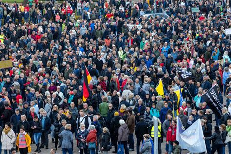 Riesen Demos in Mecklenburg Vorpommern Über 10 000 Menschen