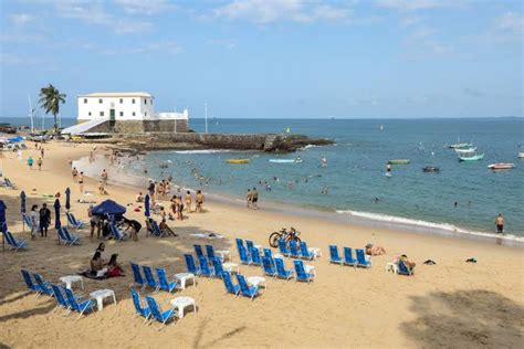 Farol Da Barra E Porto Seguem Entre As Praias Impr Prias Para Banho Em