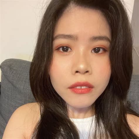 看到此篇文章正在吃月子餐的我😢 現在才吃到第5天就想退掉了 每天都吃著月子餐想著宵夜要吃的垃圾食物😅