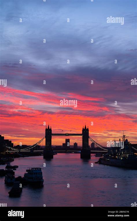 Sunrise over Tower Bridge, London, England Stock Photo - Alamy