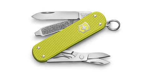 Victorinox Classic Alox Édition Limited 2023 electric yellow