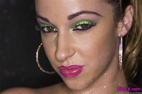 Blacklight Booty Big Wet Butts Porn Pic