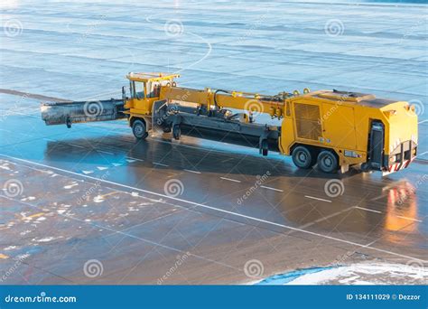 Machine Snow Removal Equipment at the Airport Stock Image - Image of airfield, closed: 134111029