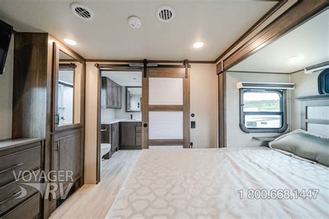 For Sale Used 2022 Grand Design Solitude 380FL 5th Wheels Voyager RV