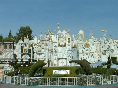 It S A Small World Facade Entrance Tracys Photos Flickr