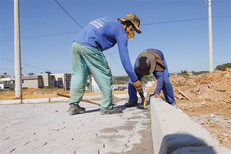 Ibaneis inaugura obras de infraestrutura em novas quadras do Guará 2