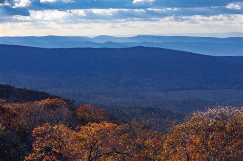 Premium Photo | Fall in appalachian mountains va