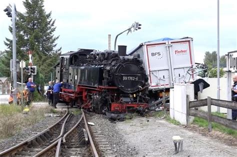 Unfall Zusammenstoß auf Bundesstraße drei Schwerverletzte STERN de