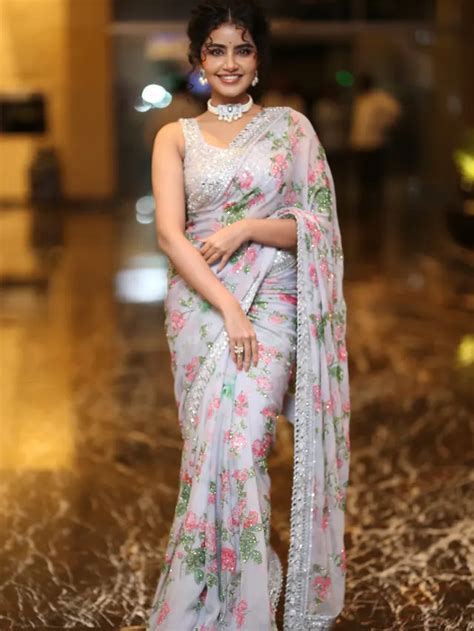 Anupama Parameswaran ఈగల్ ప్రీ రిలీజ్ ఈవెంట్లో చీరలో అలరించిన అనుపమ