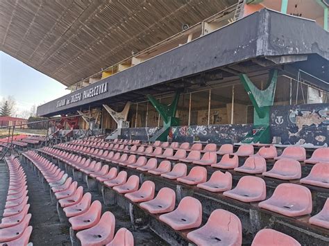 Czelad B Dzie Mie Nowoczesny Stadion Z Fotowoltaik Na Dachu Trybuny