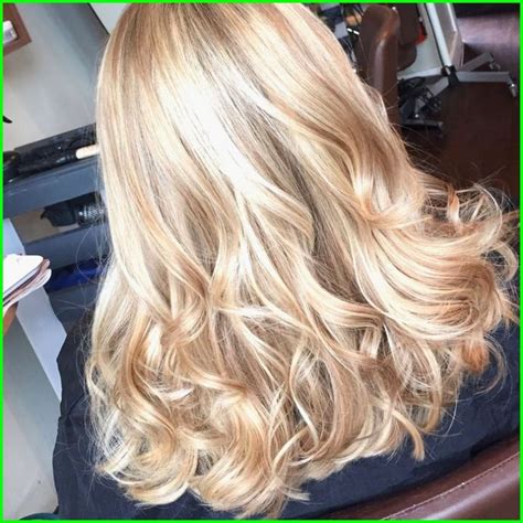 Vanilla Champagne Hair Color 5927 Champagne Blonde Hair Streaked With