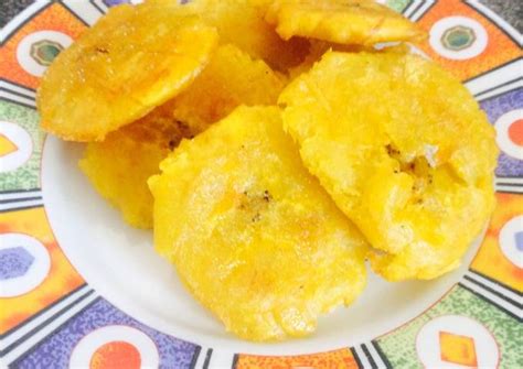 Tostones Fritos De Plátano Verde Receta De Nicole Lugo Rep Domm Cookpad