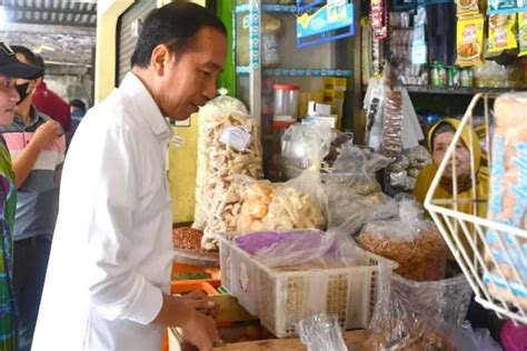 Jokowi Pantau Harga Di Pasar Sentul Dampak Pencabutan Ppkm Dirasakan