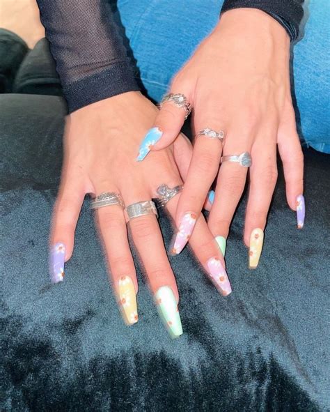 Charli Damelio Daisy Nails Pink Nails Gel Nails Floral Nails