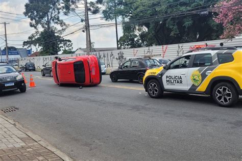 Motorista Passa Mal O Calor O E Carro Tomba Ap S Acidente