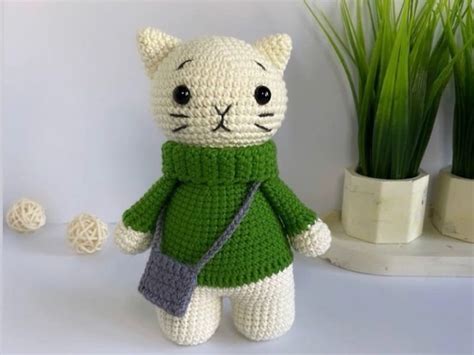 Crochet Halloween black cat free pattern | Amigurumi Space