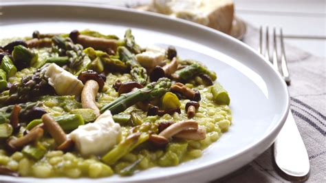 ORZOTTO CON CREMA DI PISELLI ASPARAGI E FUNGHI Gianfranco Allari