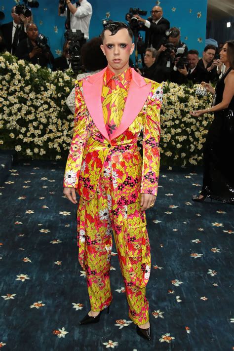 The 6 Most Ridiculous Outfits Of The 2025 Met Gala Pictures Wide