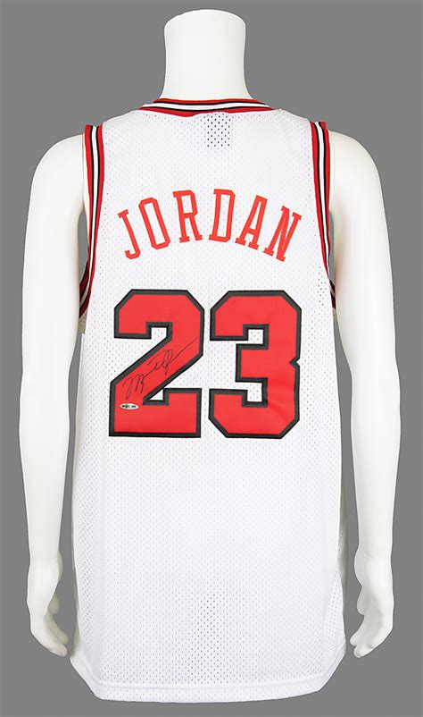 Michael Jordan Signed Basketball Jersey | RR Auction