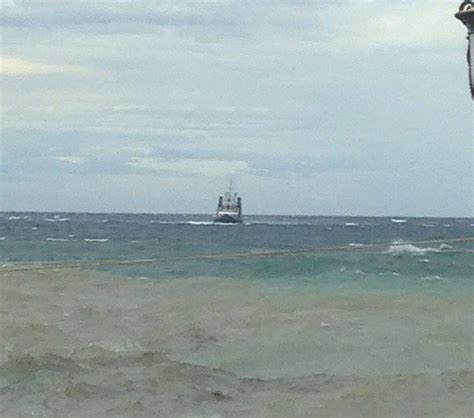 Maltempo Mare Mosso E Forte Vento Stop Ai Collegamenti Da E Per Le