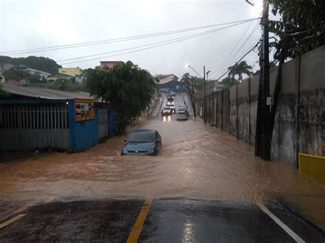 Defesa Civil Registra Cinco Ocorrências Durante Forte Chuva Neste