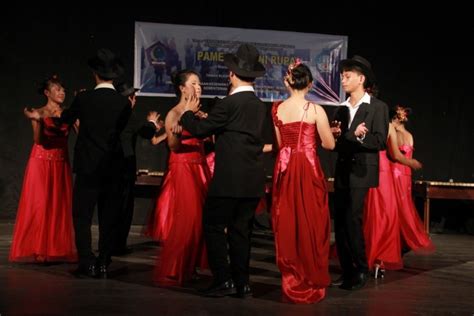 Asal Usul dan Makna Tari Katrili - Sering Jalan