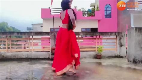 Viral Desi Girl Dance Khesari Lal Yadav Ke Song Lal Ghaghra See Indian