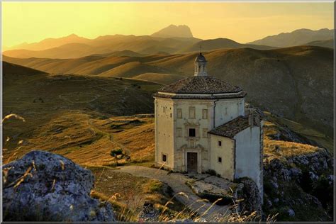 The Castle of Rocca Calascio in Abruzzo, Italy - Discover hidden Italy