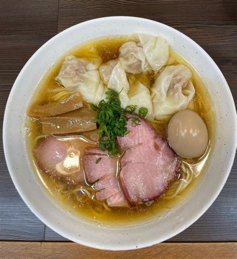 『特製塩中華そば大盛』中華そば さわのレビュー ラーメンデータベース