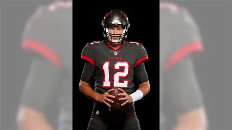 Photos First Look At Tom Brady In A Bucs Uniform Tom Brady Brady Toms