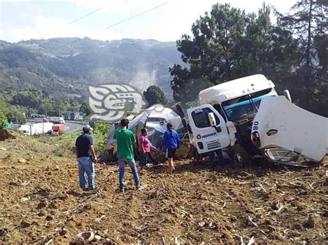 Accidente De Tráiler En Maltrata Genera Movilización