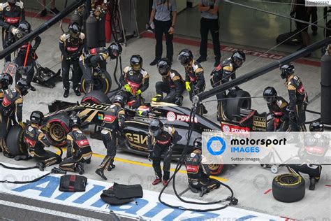 Pit Stop For Pastor Maldonado Ven Lotus E Hybrid At Formula One