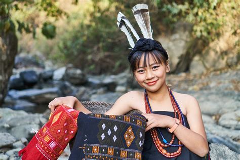 Girl In Traditional Kuki Attire Northeast India The Kuki Flickr