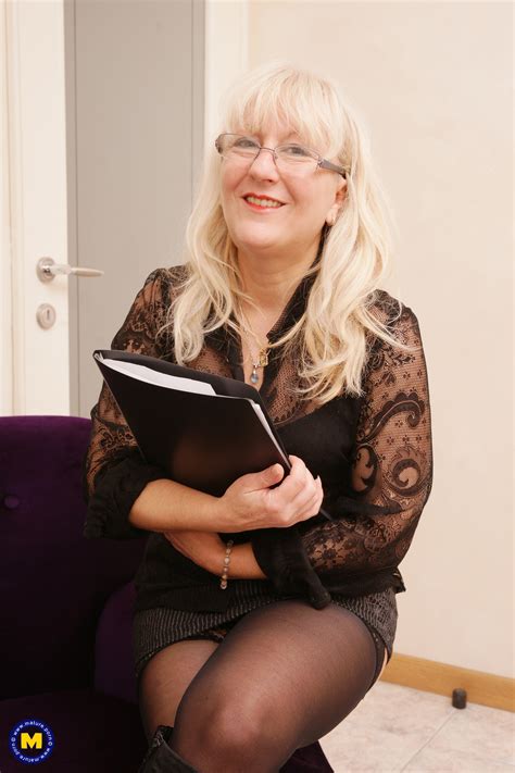 Naughty Blonde Lady Playing With Herself Mature Nl