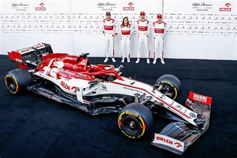 F1 Alfa Romeo Racing Orlen Oficjalny bolid Roberta Kubicy ZDJĘCIA