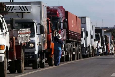 Nova greve dos caminhoneiros está marcada para esta quarta feira 19