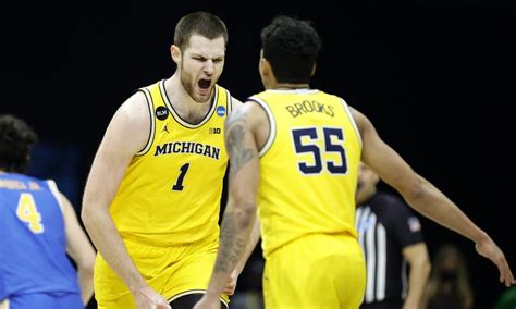 Michigan basketball Hunter Dickinson makes NBA draft decision