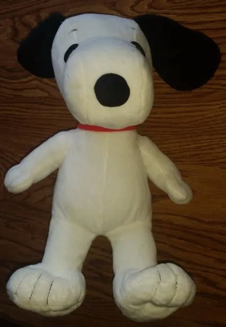 Snoopy The Dog Peanuts Charlie Brown Comic Cartoon Stuffed Animal Plush