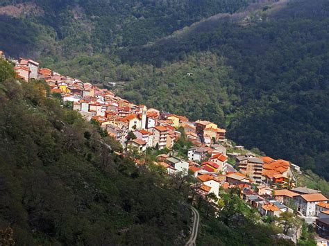 Auto A Fuoco A Desulo Avviata Raccolta Fondi Per I Due Muratori