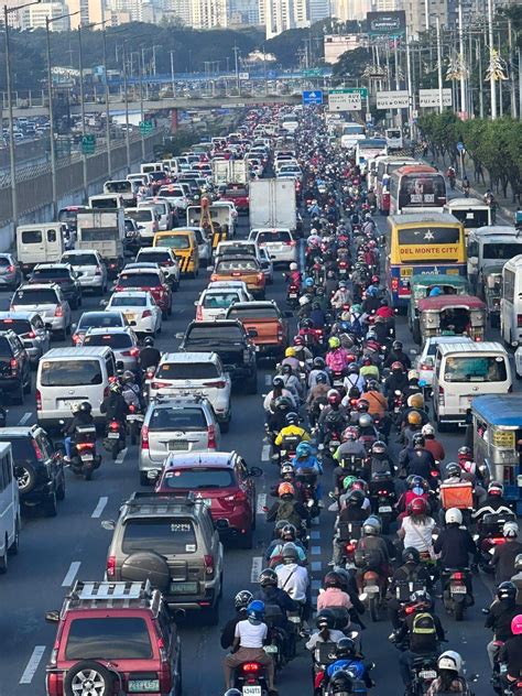 Traffic in Manila, Philippines (1/29/2024) : r/UrbanHell