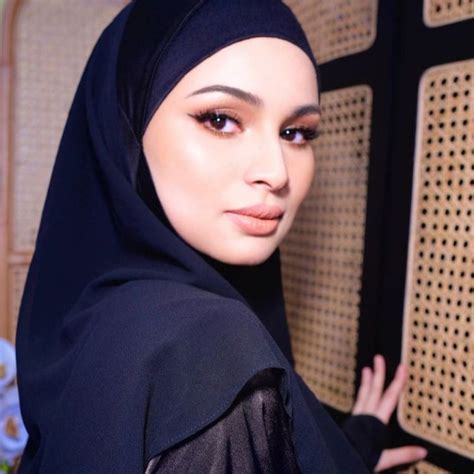 10 Potret Terbaru Izara Aishah Menantu Siti Nurhaliza