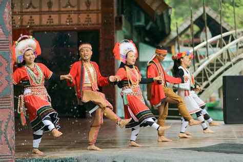 ゆんフリー写真素材集 No 21862 九族文化村 民族舞踊 [台湾 日月潭]