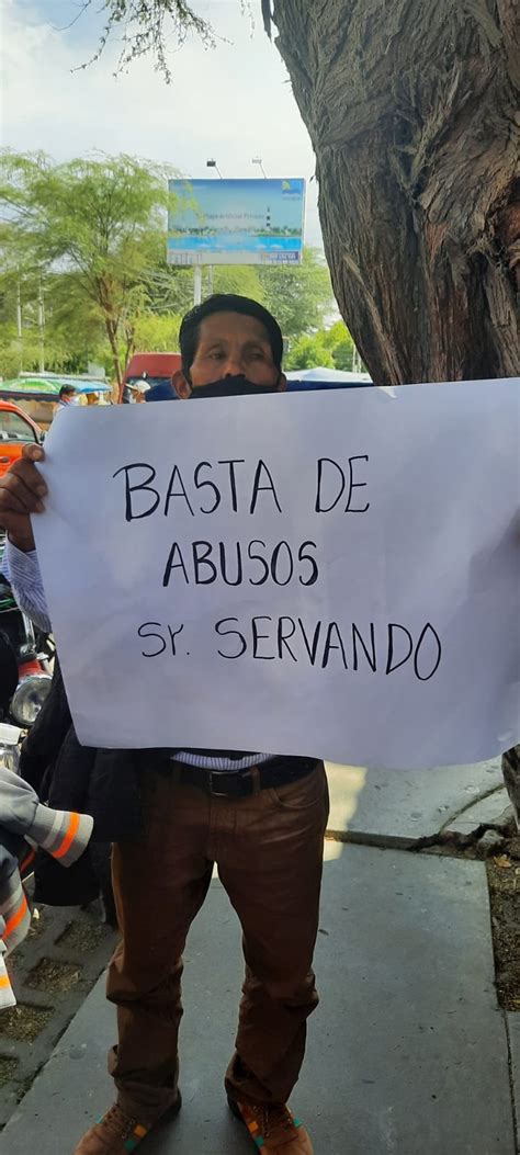 Ayabaca Población de Yanchalá protesta en el frontis del Gore Piura