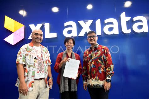 Kerja Sama Xl Axiata Dengan Microsoft Indonesia Antara Foto